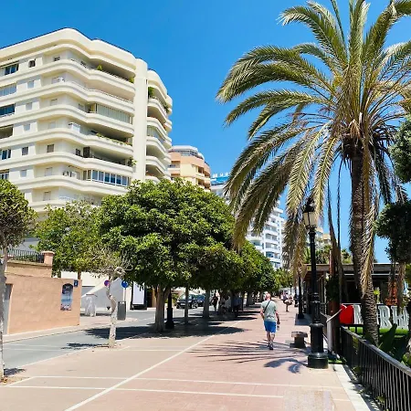 First Line! Art-apartment On The Seafront Of With Swimming Pool Apartment