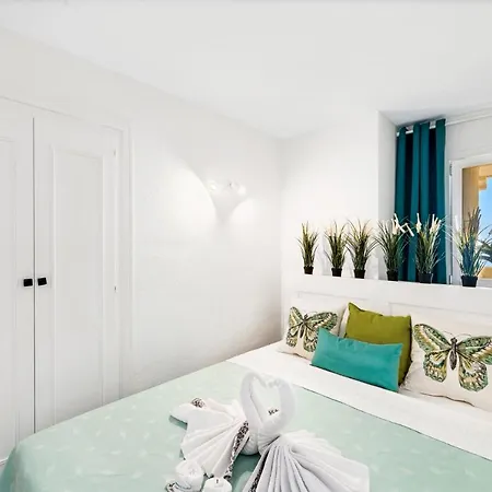 First Line! Art-apartment On The Seafront Of With Swimming Pool Apartmán *