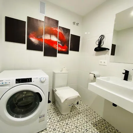 Apartmán First Line! Art-apartment On The Seafront Of With Swimming Pool *