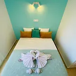 First Line! Art-apartment On The Seafront Of With Swimming Pool Apartament