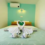 First Line! Art-apartment On The Seafront Of With Swimming Pool Marbella