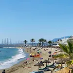 First Line! Art-apartment On The Seafront Of With Swimming Pool Apartament