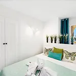First Line! Art-apartment On The Seafront Of With Swimming Pool Apartament *