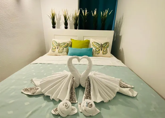 First Line! Art-apartment On The Seafront Of With Swimming Pool * 马尔韦利亚