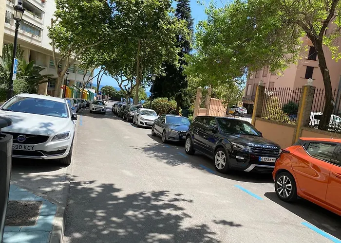 First Line! Art-apartment On The Seafront Of With Swimming Pool דירה מארבלה