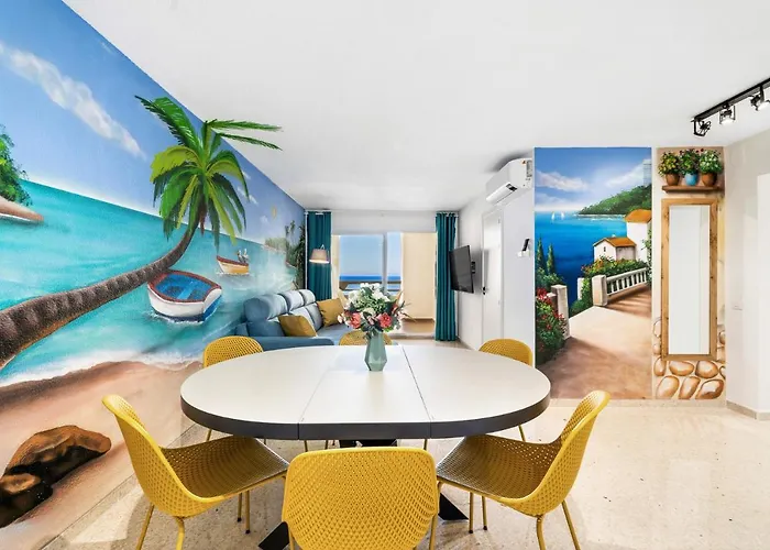 First Line! Art-apartment On The Seafront Of With Swimming Pool מארבלה